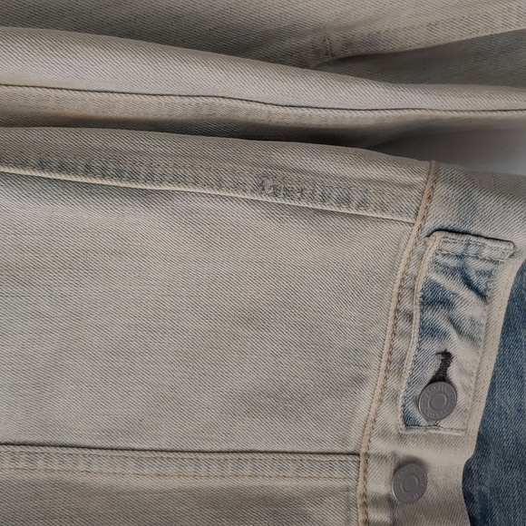 Vintage Levi's 100% Cotton Rigid Denim Longline Trucker Jacket Large GUC - Picture 10 of 12